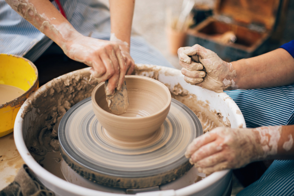 How to Choose the Perfect Pottery Class for Your Creative Journey