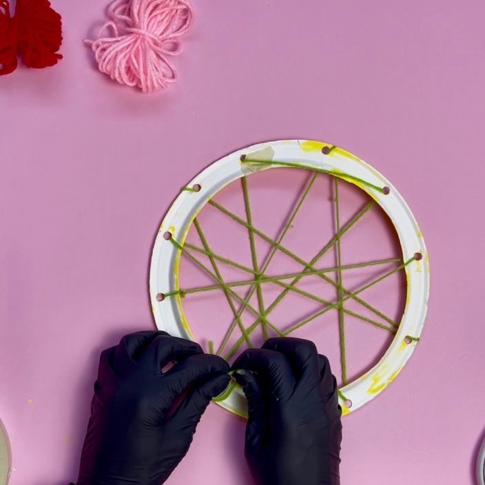 DIY Dreamcatcher with Paper Plates and Wool