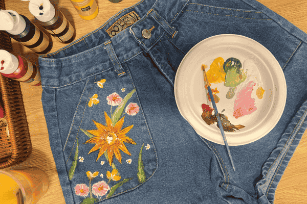 DIY Hand-Painted Denim: Easy Floral Jeans Art Tutorial