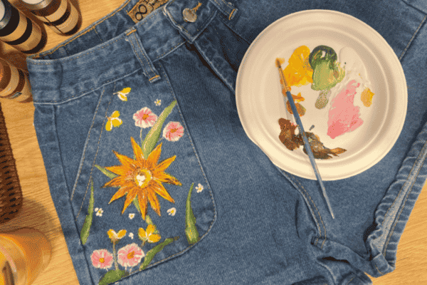 DIY Hand-Painted Denim Easy Floral Jeans Art Tutorial1