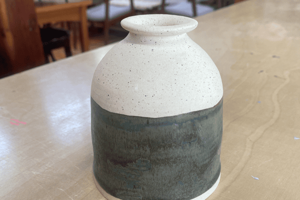 Matte vs. Glossy: Choosing the Right Glaze Finish for Your Pottery Pieces