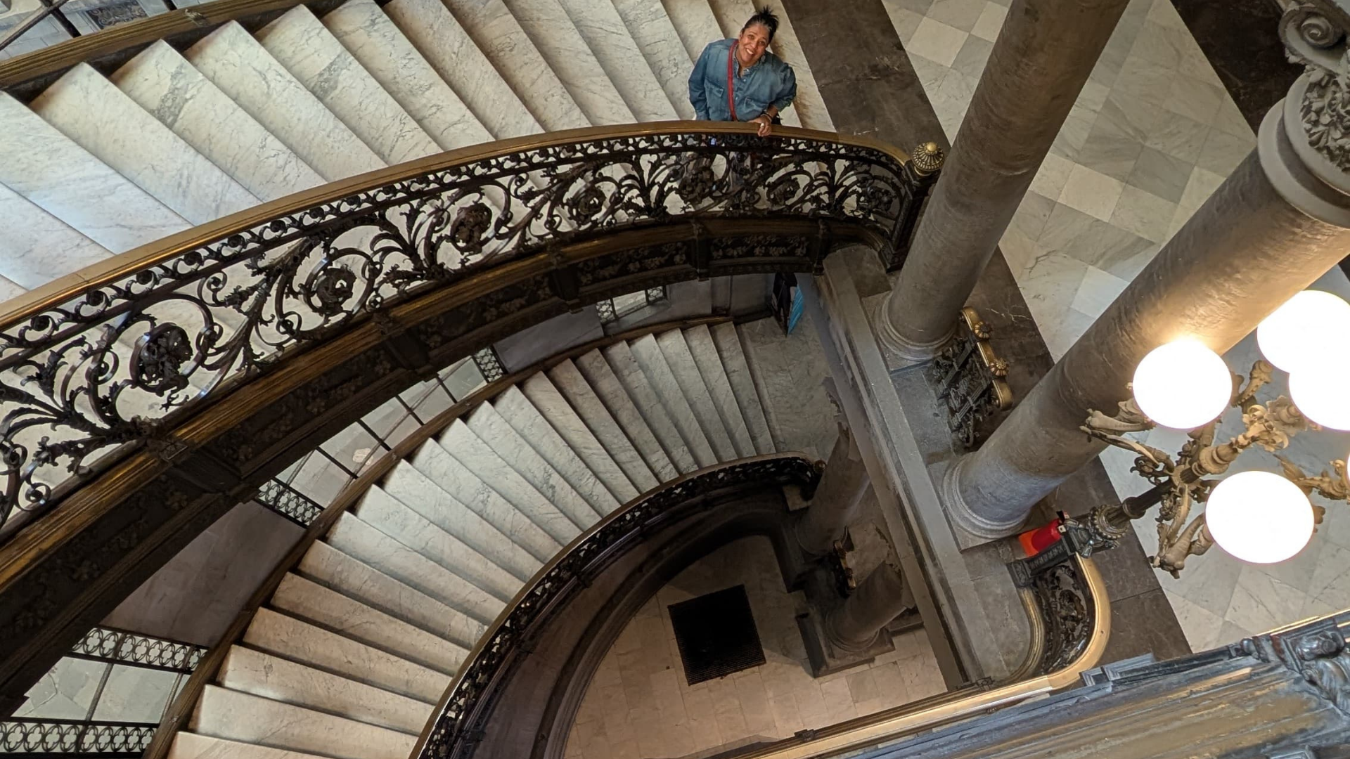 Peek inside the Munal - Mexico City