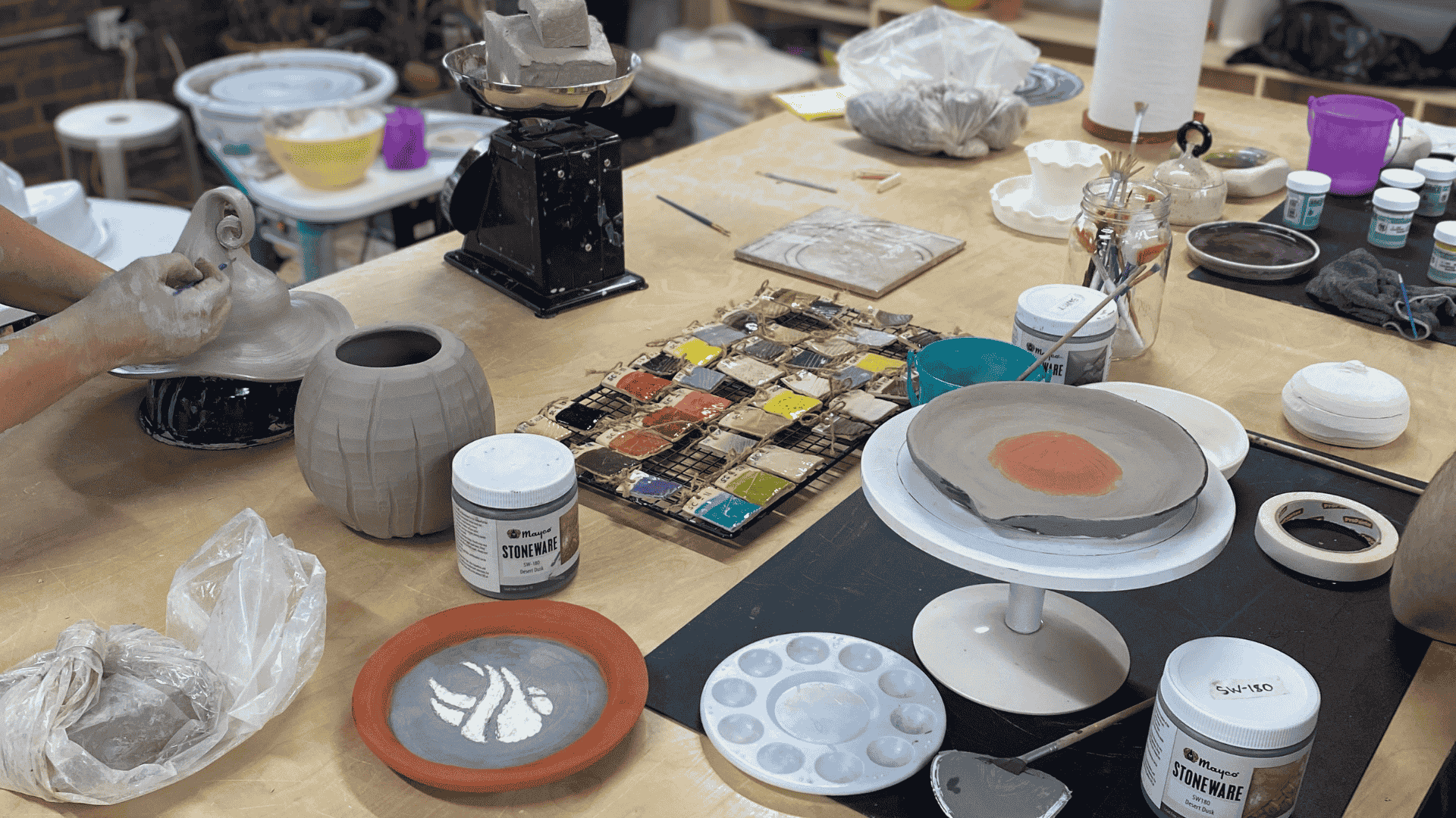 Why Keeping Your Pottery Station Clean Matters (More Than You Think!) 3
