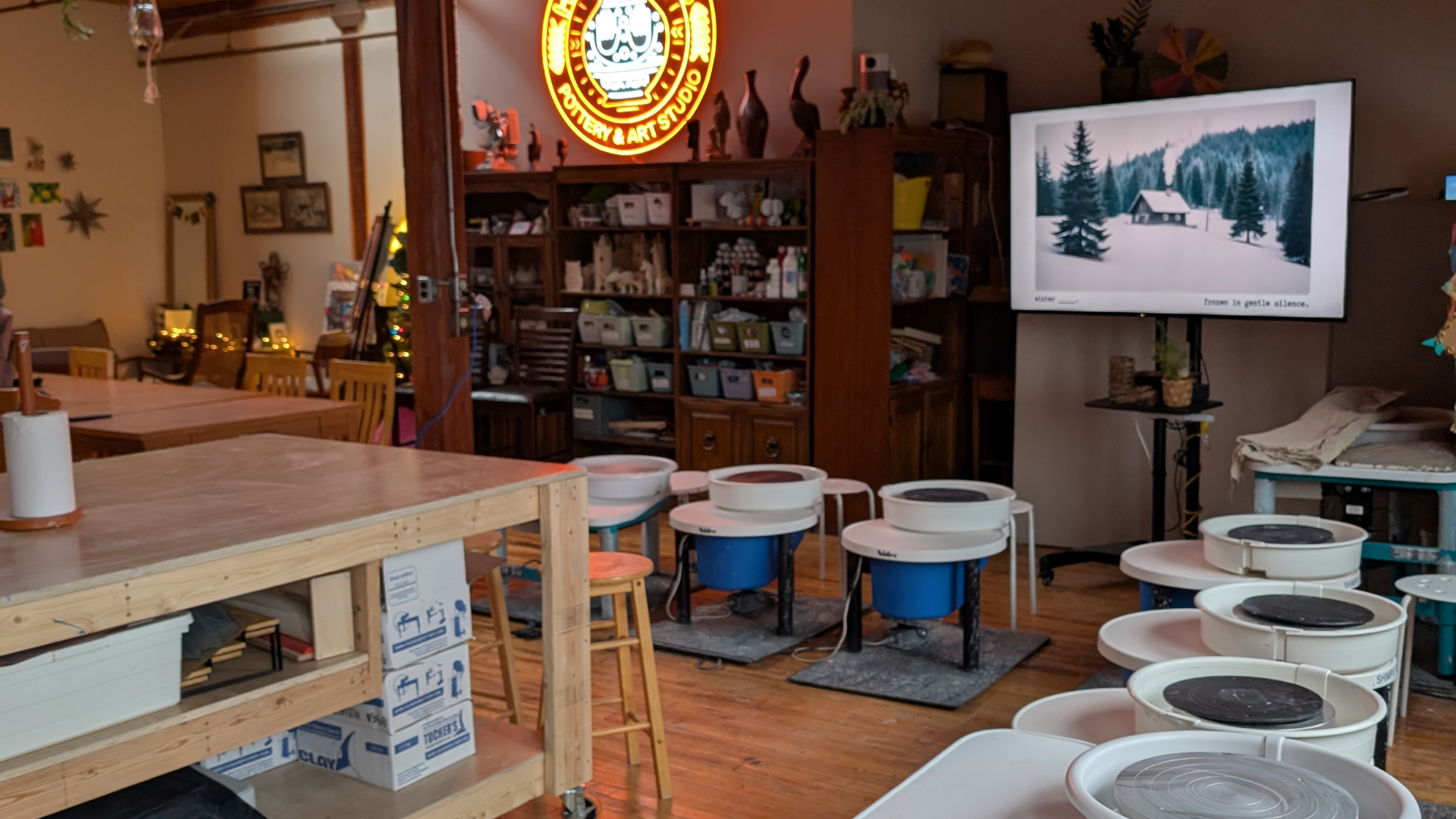 Why Toronto Residents Are Choosing Brampton for Pottery and Art Classes